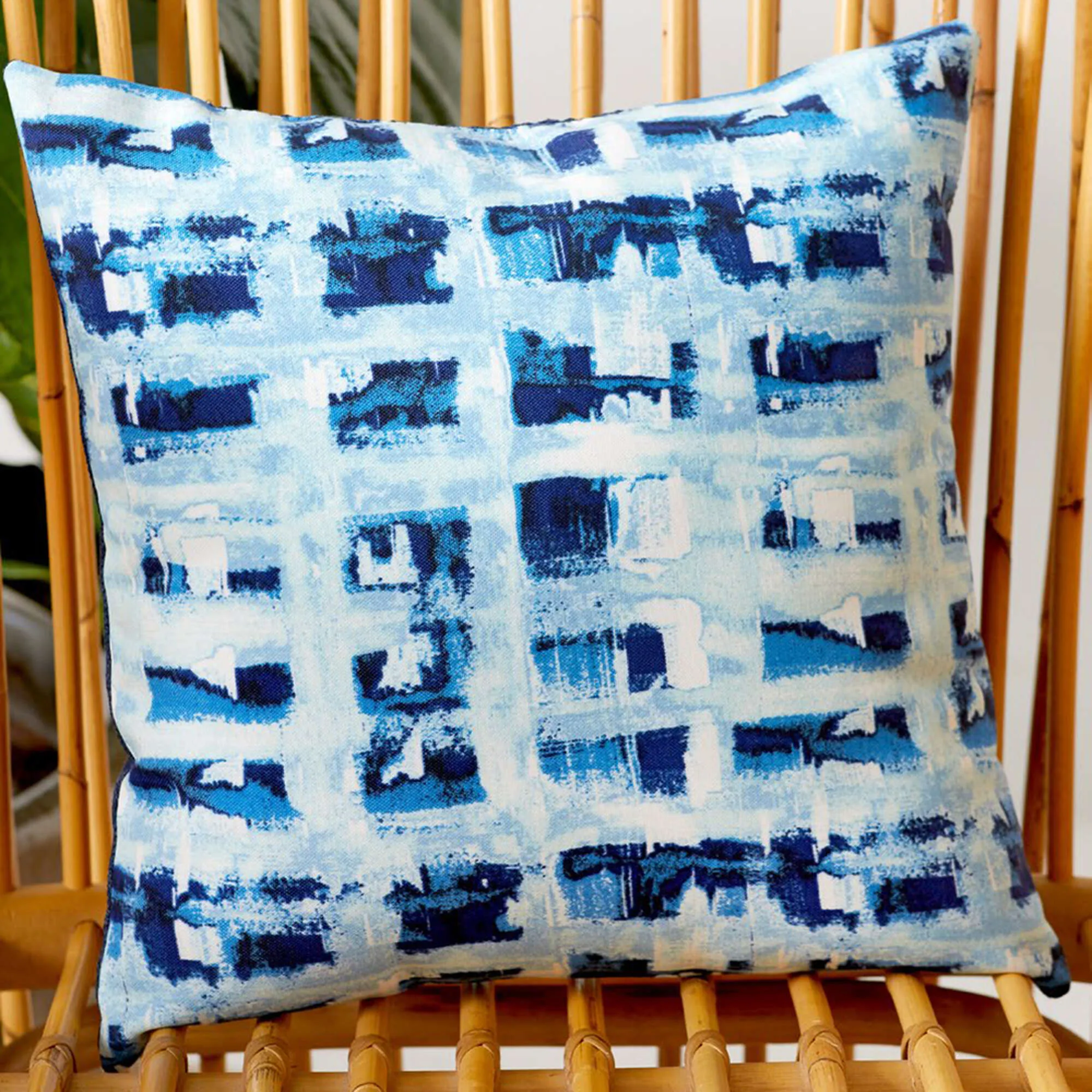 Coats & Clark Sewing Outdoor Plaid Pillow