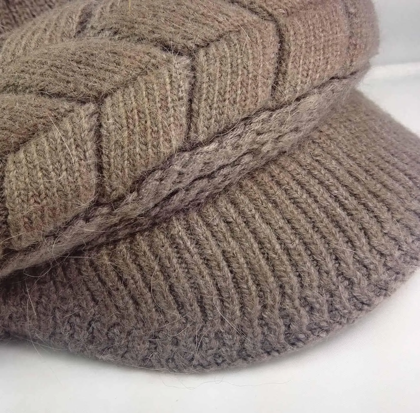 HINDAWI Women Winter Warm Knit Hat Wool Snow Ski Caps with Visor
