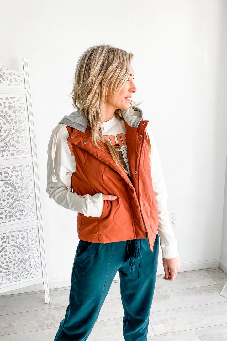 Torrence Brick Lightweight Hooded Vest | FINAL SALE