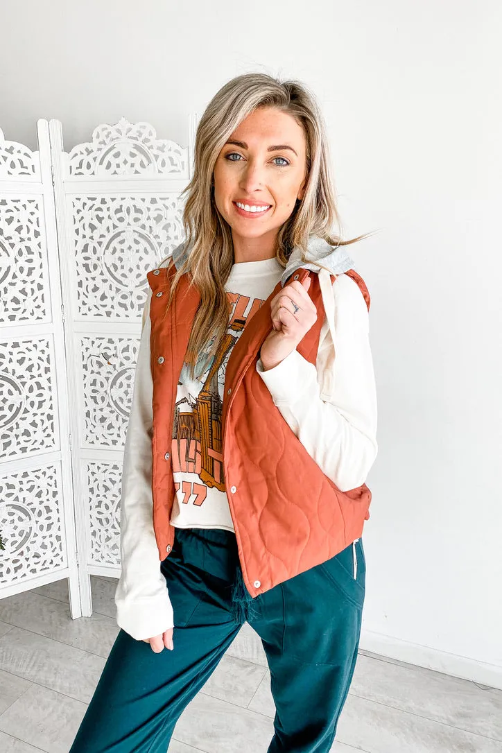 Torrence Brick Lightweight Hooded Vest | FINAL SALE